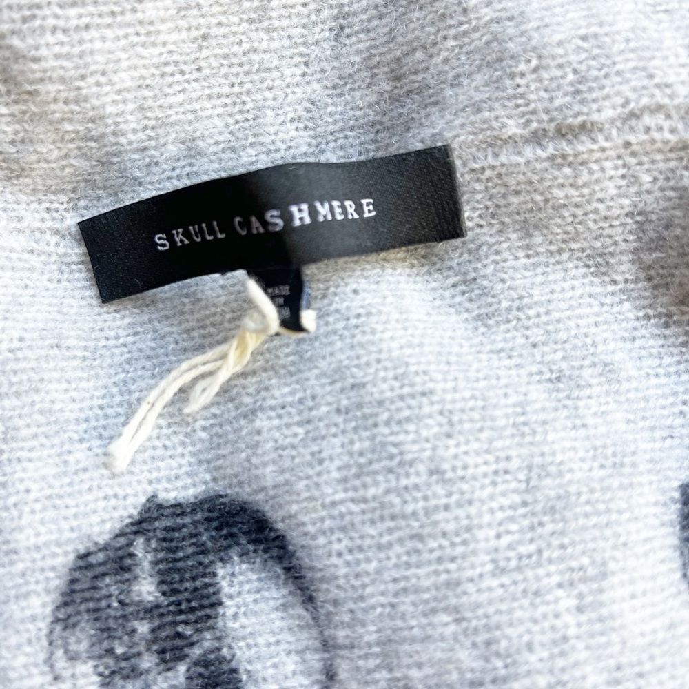 Skull Cashmere women’s gray and black skeleton 100% cashmere infinity scarf - Picture 6 of 7